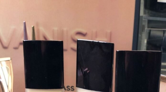 Swatches & Review Hourglass Vanish Seamless Finish Liquid Foundation