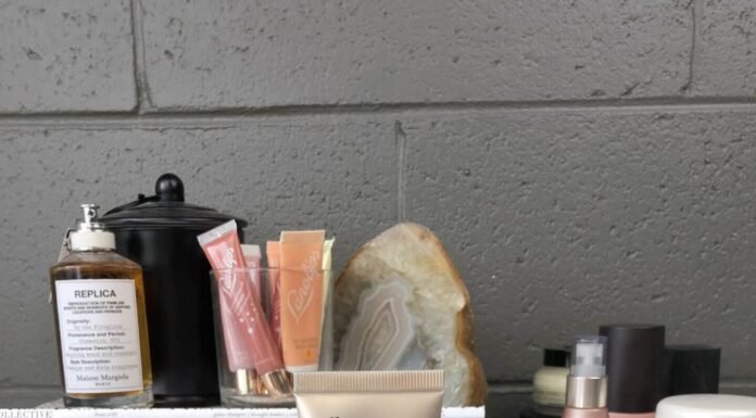 Review | Why You Need Bare Minerals Complexion Rescue