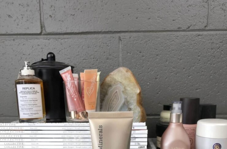 Review | Why You Need Bare Minerals Complexion Rescue