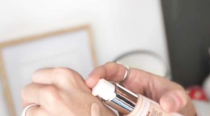 REVLON PHOTOREADY CANDID FOUNDATION REVIEW