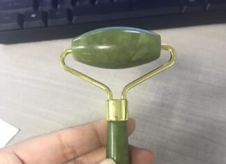 REVIEW | DO YOU NEED A JADE ROLLER?