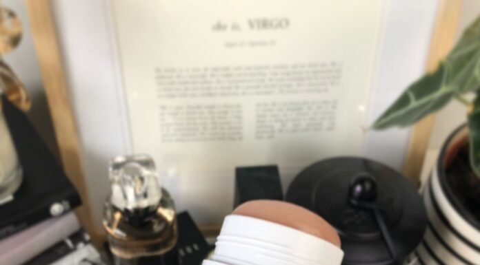 REVIEW KOPARI NATURAL COCONUT DEODORANT Kopari Coconut deodorant is really user-friendly