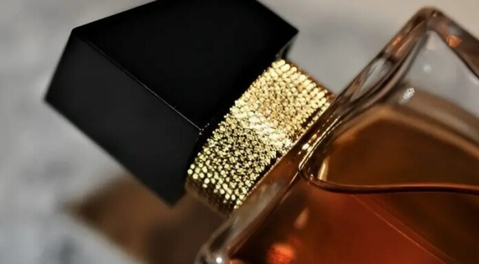 Yves Saint Laurent Libre Review: A Bold Statement of Modern Feminine Freedom Fragrance Review: Yves Saint Laurent – Libre