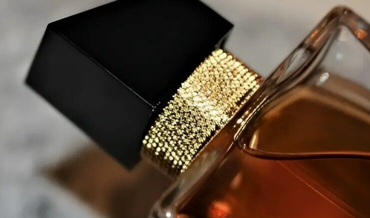 Yves Saint Laurent Libre Review: A Bold Statement of Modern Feminine Freedom Fragrance Review: Yves Saint Laurent – Libre