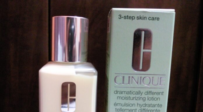 Clinique’s Yellow Moisturizer Review: The Iconic Dramatically Different Lotion That Changed Skincare Dramatically Different Moisturizing Lotion