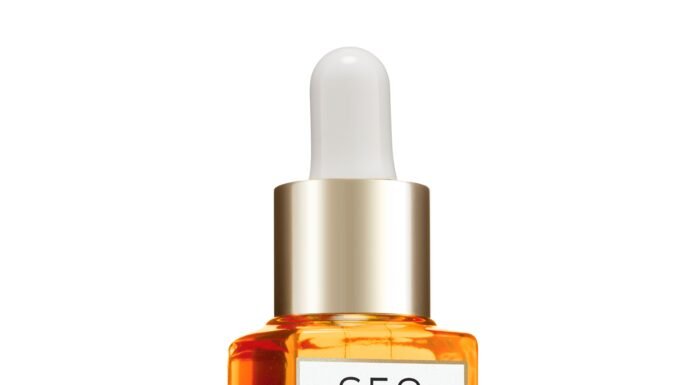 Sunday Riley CEO Vitamin C Serum Review: Is This Brightening Powerhouse Worth The Hype? Sunday Riley C.E.O. 15% Vitamin C Brightening Serum