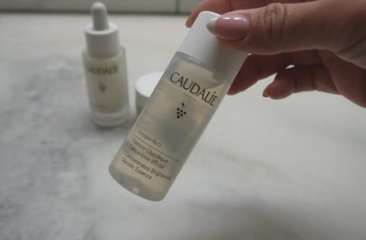 Honest Review: Vinoperfect Radiance Dark Spot Serum – Is It Worth The Hype? Caudalie's Vinoperfect Radiance Serum Makes Sensitive Skin Glow