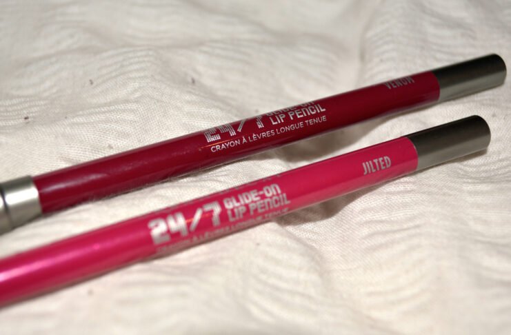 Urban Decay Venom Lip Liner Review: Is This Your Perfect Berry Match? Venom 24/7 Glide-On Waterproof Lip Liner - Urban Decay Cosmetics