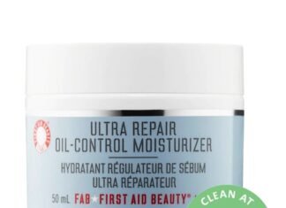 First Aid Beauty Ultra Repair Oil-Control Moisturizer: Your Ultimate Solution for Oily Skin First Aid Beauty